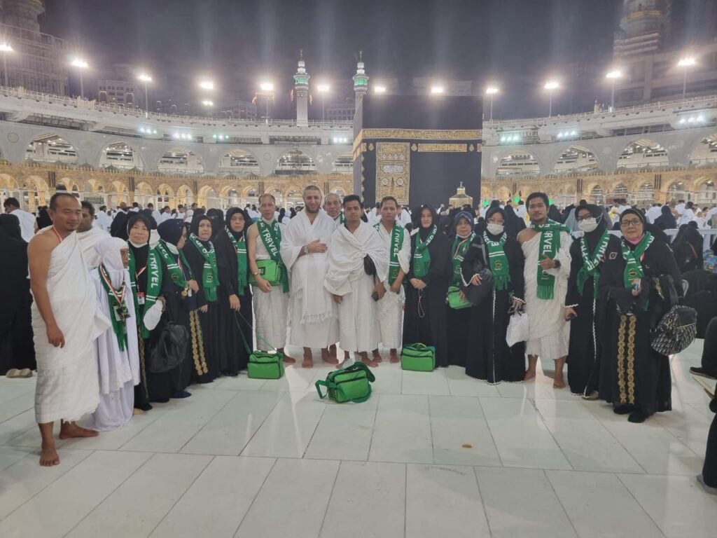 Umroh Agustus 2022   Pak Raden bersama Syekh Almisri